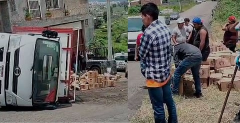 Vuelca camión cervecero en Morelia; Policía vigila que no haya rapiña