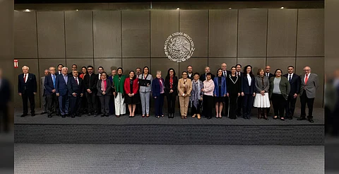 Será una transición inédita, ordenada, transparente y eficaz entre dos gobiernos progresistas que forman parte de un mismo proyecto de nación y que comparten una mística de servicio