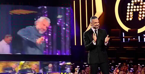 Captan a Jaime Camil haciendo seña obscena a la producción de La Academia