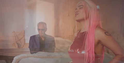 Andrea Bocelli y Karol G, graban la canción "Vivo por Ella"
