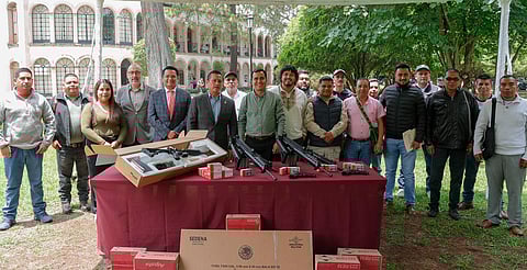 Entrega Gobierno de Michoacán armas y equipos a comunidades indígenas con certificación ante Sedena