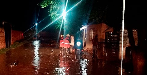 Tras desborde de arroyo, PC brinda apoyo en Tangamandapio y Chavinda