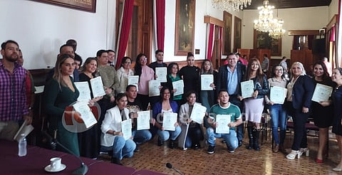 Sindicalizados del Congreso de Michoacán reciben constancias del Icatmi