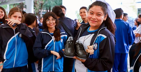 Llegan tenis del Programa Jalo a Estudiar a jóvenes de todo el estado: SEE