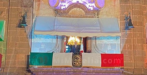 "¡Viva Michoacán!, ¡Viva México!, ¡Vivan los pueblos indígenas"; Alfredo Ramírez Bedolla da grito de Independencia