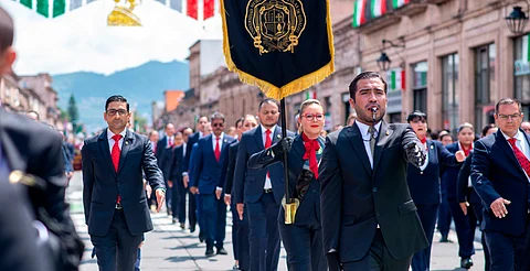 Con templanza y fuerza las y los nicolaitas participaron en el desfile del 16 de septiembre