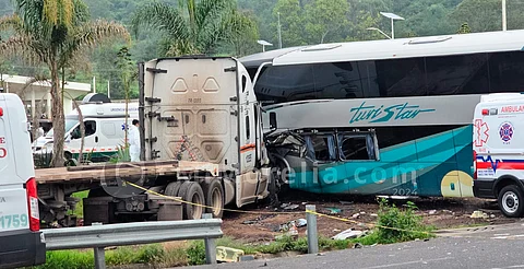 Identifican a víctimas mortales de choque de autobús en la Pátzcuaro-Cuitzeo