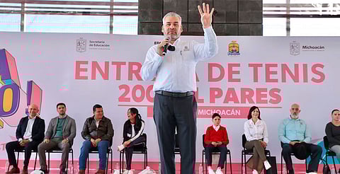 Para estudiantes de secundaria, 400 mil pares de tenis en el gobierno de Bedolla