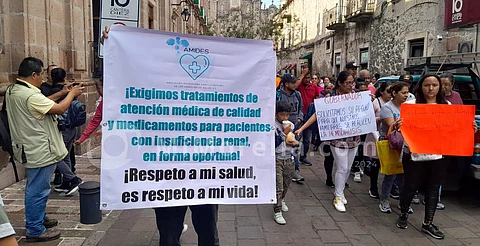 Exigen pacientes de hemodiálisis reanudación de tratamiento en Michoacán