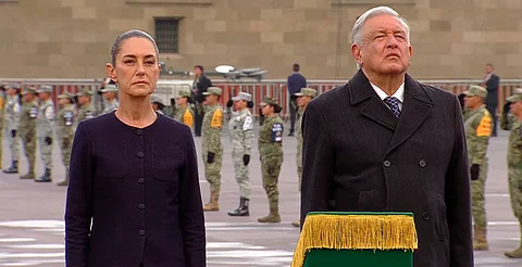 Rinden AMLO y Sheinbaum homenaje a víctimas de sismos del 19-S