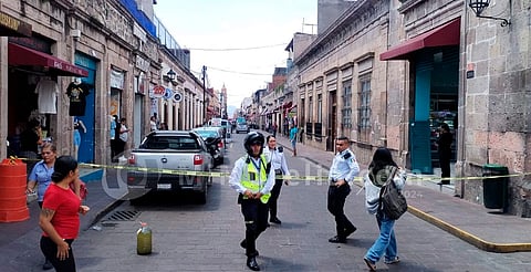 Sujetos en moto matan a tiros a hombre en Centro Histórico de Morelia