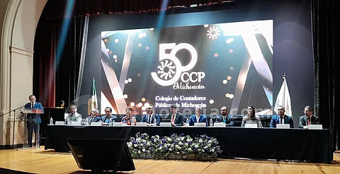 Celebra Colegio de Contadores de Michoacán 50 aniversario