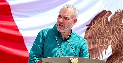Recuperamos la rectoría de la educación y está al servicio del pueblo: Bedolla