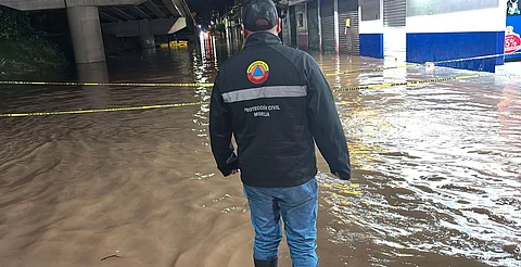 Reportan inundaciones en Periodismo, Siervo de la Nación, Camelinas y Ventura Puente