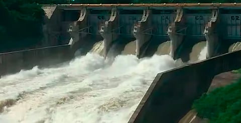 Incrementa desfogue controlado en presas El Infiernillo y la Villita, en Michoacán