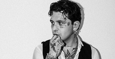 Revelan qué llevó a Christian Nodal a ser hospitalizado de emergencia