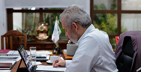 Bedolla participa en reunión virtual con Sheinbaum por huracán John