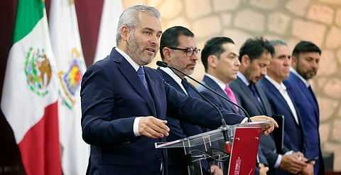 Atendidos 61 deslaves carreteros tras paso de John; habilitan pasos alternos: Bedolla