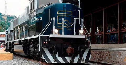 Diputados aprueban uso de vías ferroviarias para transporte de pasajeros