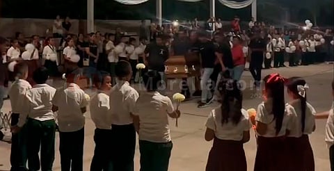 Michoacán: Último adiós a maestro; murió tras ser embestido por motociclista que hacía "caballitos"