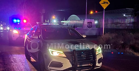 Sujetos en moto realizan disparos frente al cereso "Mil Cumbres"