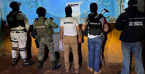 Pátzcuaro: FGE asegura 22 bolsas de metanfetamina y moto con alteraciones