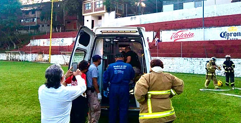 Trasladan vía aérea a una de las personas afectadas por explosión de pirotecnia