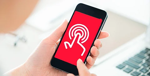 Alumna del Cecytem trabajan en crear una app “botón de pánico” para las mujeres
