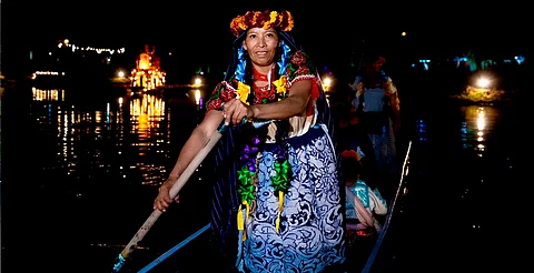 Último día para vivir recorrido de canoa en manantiales de Urandén, Michoacán