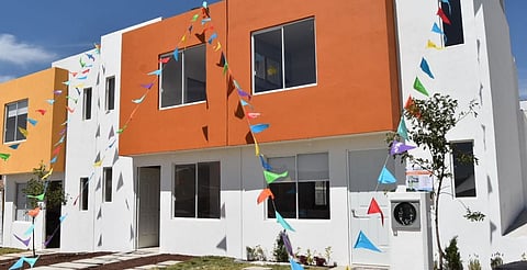 Prevén construir en Michoacán 42 mil casas para gente con y sin prestaciones
