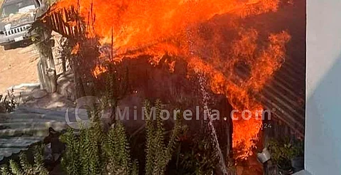 Se incendia casa de madera y cartón al sur de Morelia