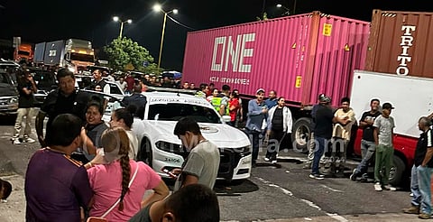 Por bloqueo, familias pasan la noche en caseta de Santa Casilda en la Siglo XXI