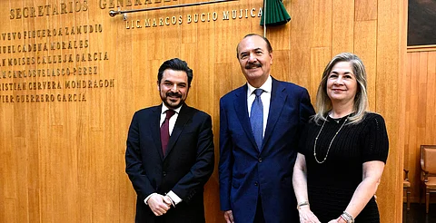 El director general del IMSS, Zoé Robledo, destacó que Marcos Bucio ayudó a fortalecer el tripartismo y a dar mayor presencia a la Secretaría General en los estados