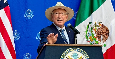 Ken Salazar critica estrategia de seguridad de AMLO y SRE responde