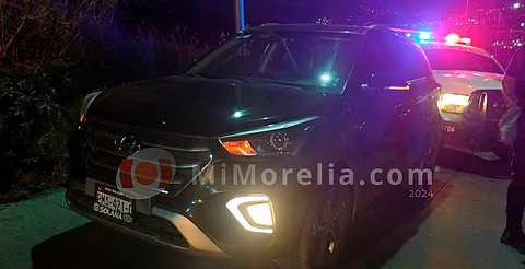 Disparos y volcadura de patrulla tras persecución en Morelia; hay al menos 5 elementos heridos