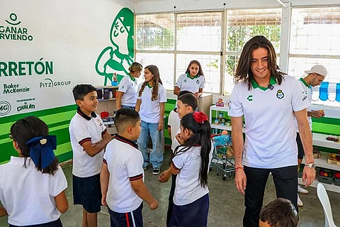 Alejandro Irarragorri: "Santos Laguna apuesta por el desarrollo social de la Comarca"
