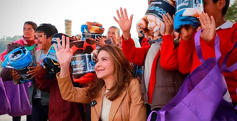 Paola Delgadillo lleva abrigo a familias en las zonas más frías de Morelia