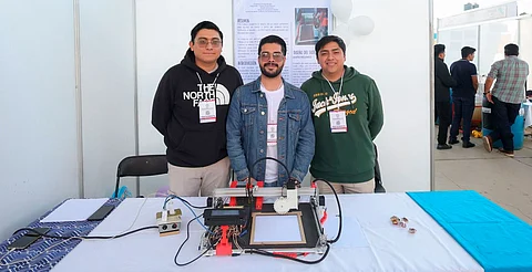 Estudiantes michoacanos pasan a fase nacional tras ganar concurso de ciencias