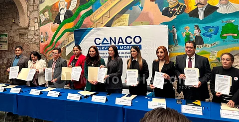 Canaco Servytur firma convenio para ayudar a universitarios de Morelia