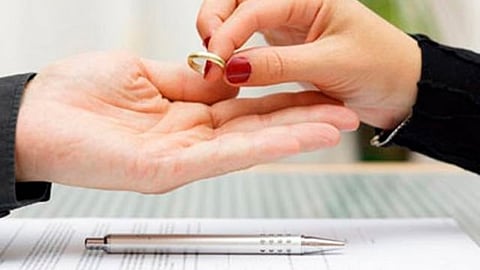 Pensiones alimentarias y seguro médico garantizados pese a divorcios, propone Melba Albavera