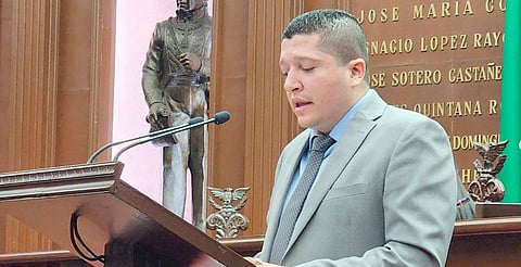 Propone Vicente Gómez atender la salud mental desde la escuela