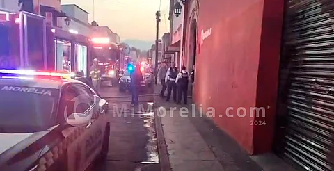 Se incendian locales comerciales de Tu Plaza Capuchinas, en Morelia