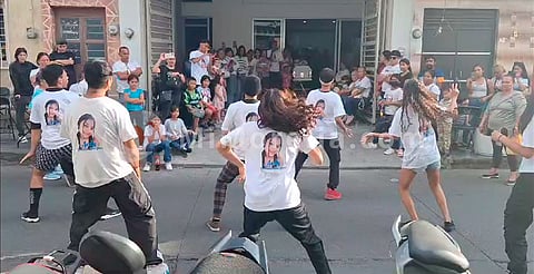 Chavos realizan homenaje a Lorena, joven que murió atropellada durante caravana navideña en Los Reyes
