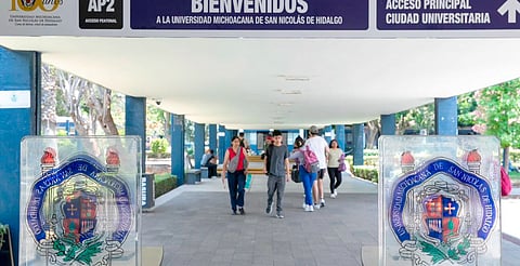 Hoy, trabajadores nicolaitas reciben pago de aguinaldo; rectora agradece apoyo del Gobierno del Estado