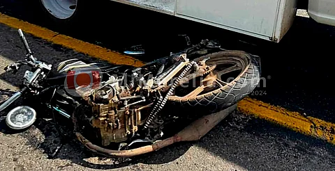 Adolescente motociclista muere tras ser embestido por grúa telescópica en la Morelia-Mil Cumbres