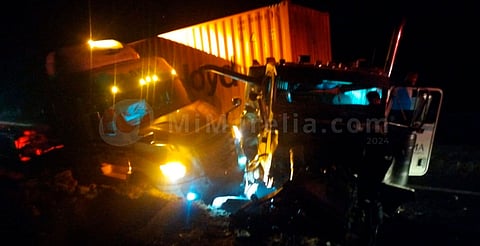 Choque entre un tráiler y una pipa se registró esta madrugada en la Siglo XXI