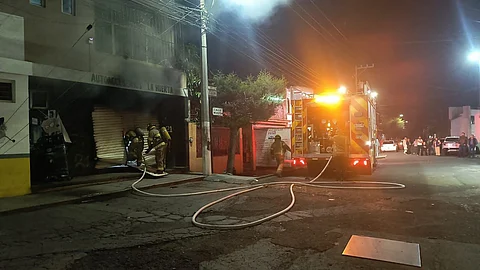 Persona herida por pirotecnia e incendio, saldo de Año Nuevo en Morelia; resto del estado, sin novedad
