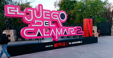 Retiran publicidad de El Juego del Calamar 2 en CDMX por no estar autorizada; gobierno alista denuncia