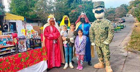 Ejército Mexicano llevo a cabo actividades de Labor Social y la repartición de Juguetes en Uruapan