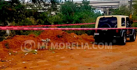 Hallan hombre ejecutado dentro de un Jeep y cráneo humano cerca de la Siglo XXI